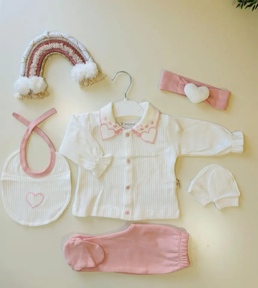 Yakası Kalpli Nakışlı 5'Li Set