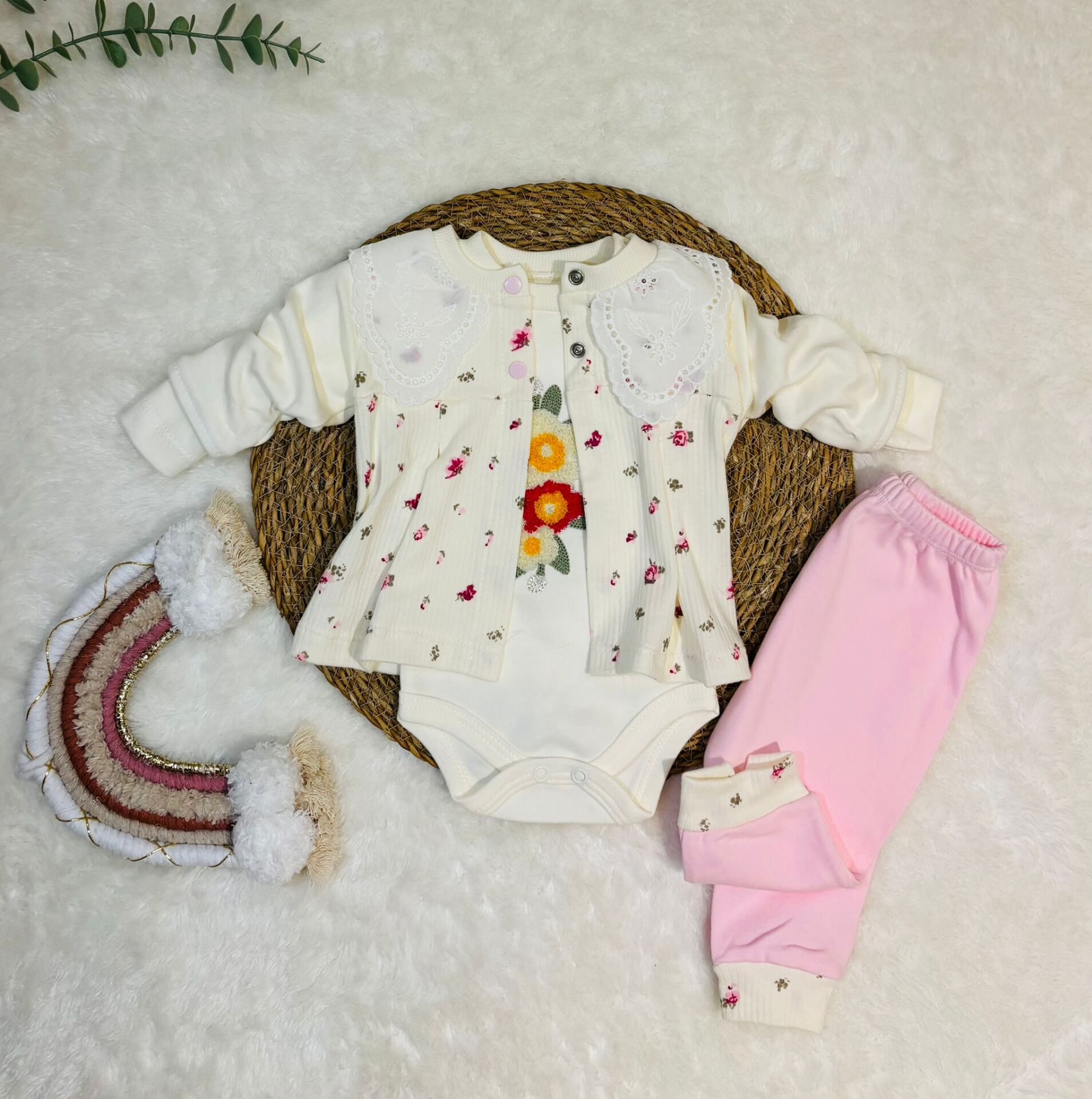 Yaka Detaylı Çiçekli 3’Lü Takım