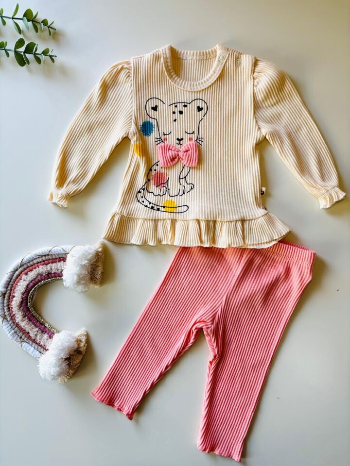 Kedili Fiyonklu Kız Takım