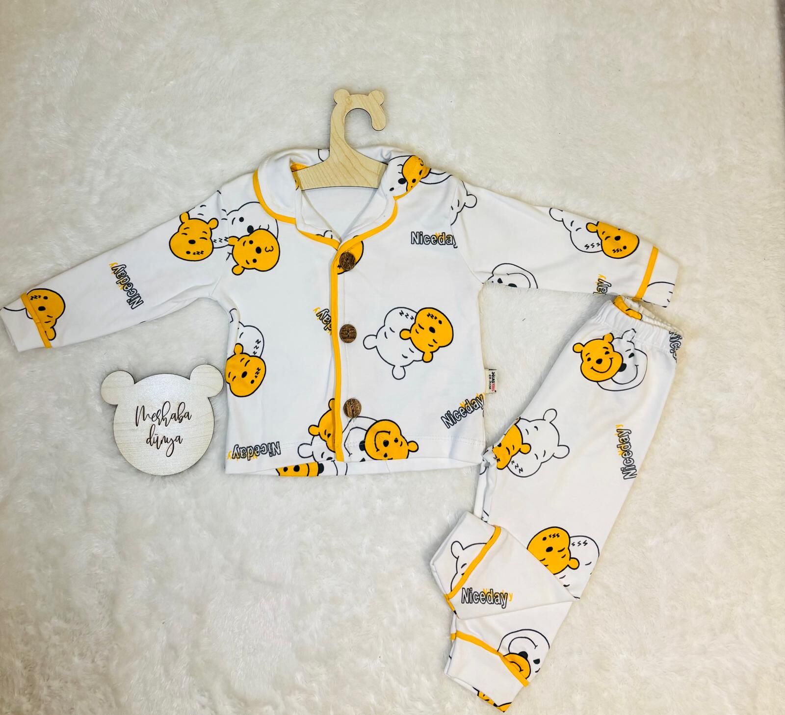 Pooh Baskılı Aylık Pijama Takımı