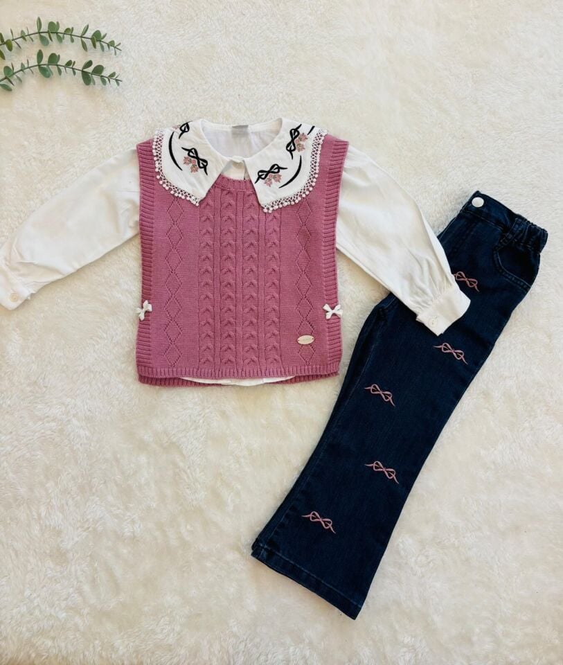 Nakış Detaylı Kız Çocuk 3’lü Takım – İşlemeli Yaka Bluz