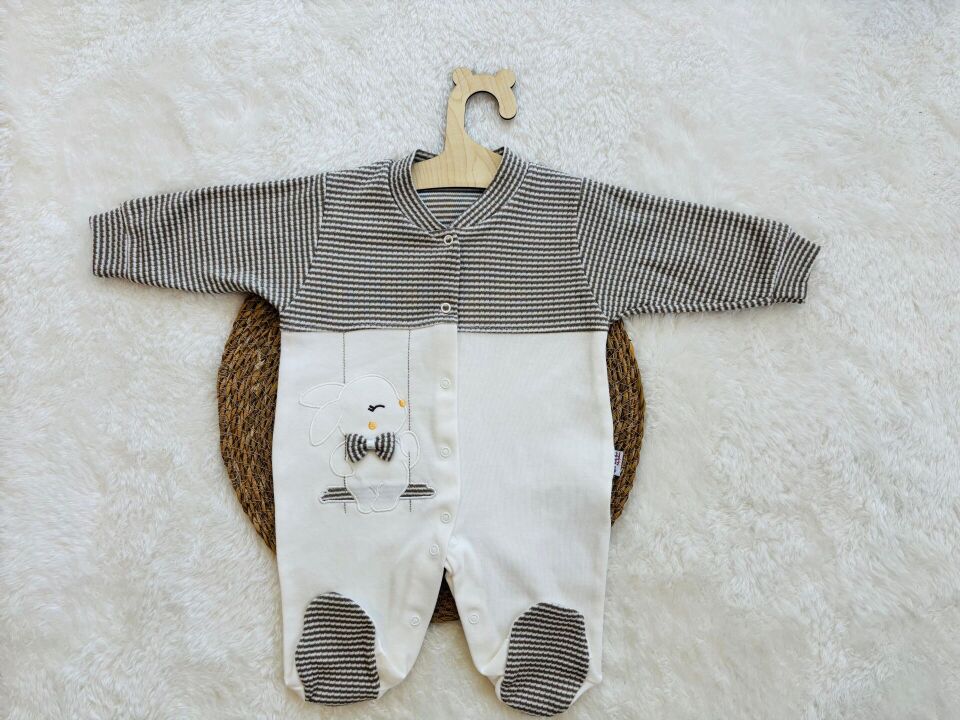 Çizgili Tavşan Nakışlı Ayaklı Bebek Tulum – Çıtçıtlı